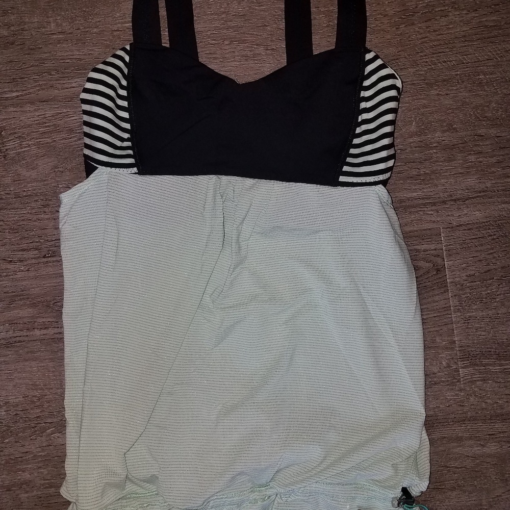 Lululemon tank top size 6